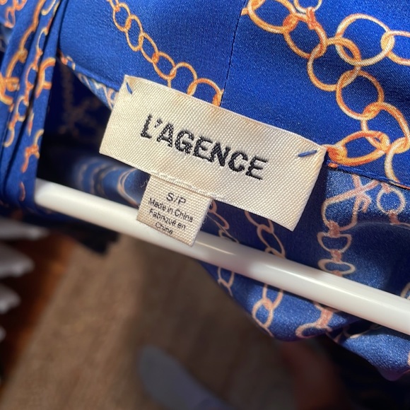 L AGENCE Cara silk wrap blouse in royal blue with gold chain Size S - Picture 3 of 4
